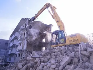 鉄筋コンクリート造4階建てマンション解体