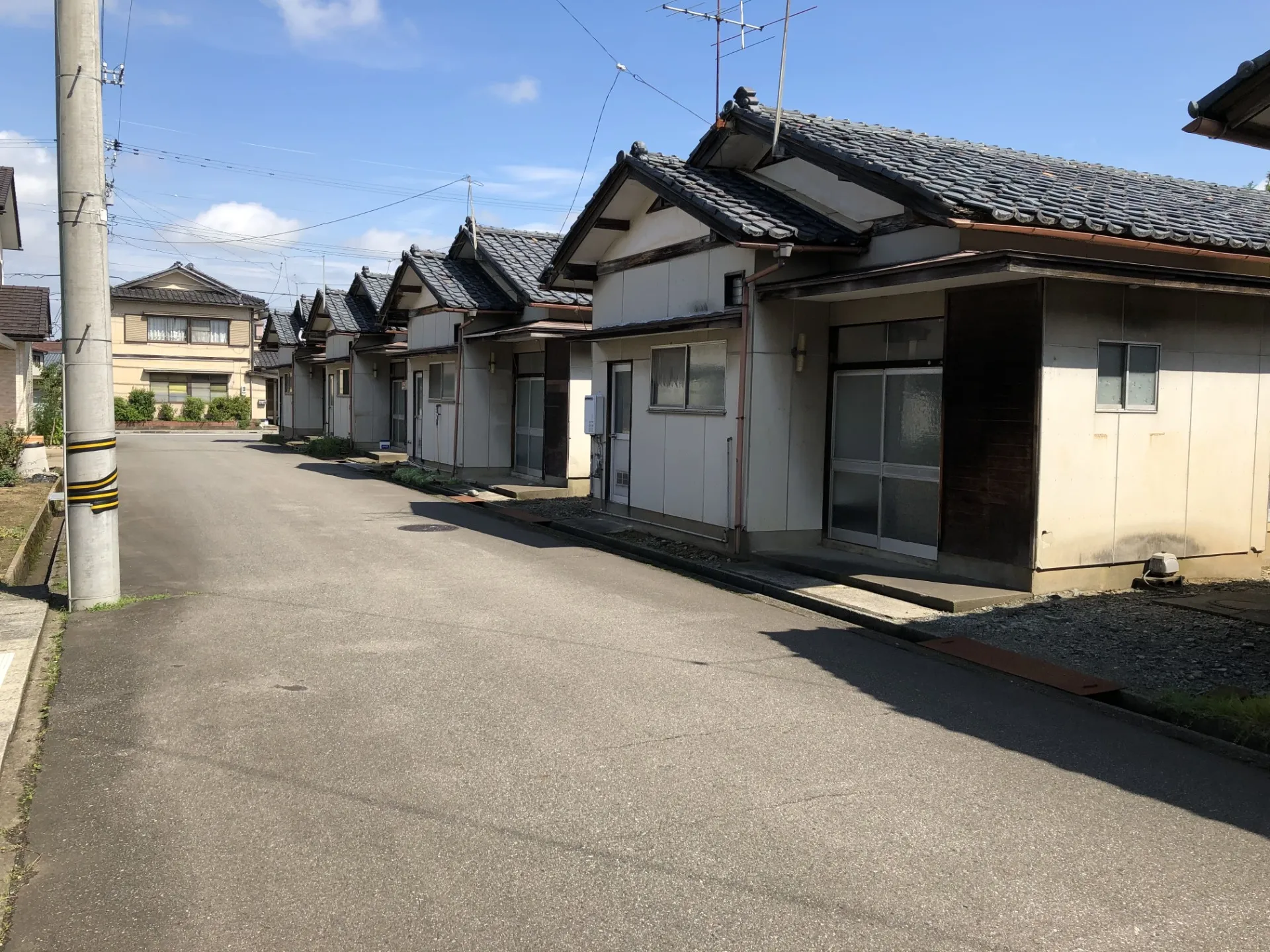 【福井市新保】木造平屋建て貸家5棟の一括解体工事|約65坪・20日間の施工事例