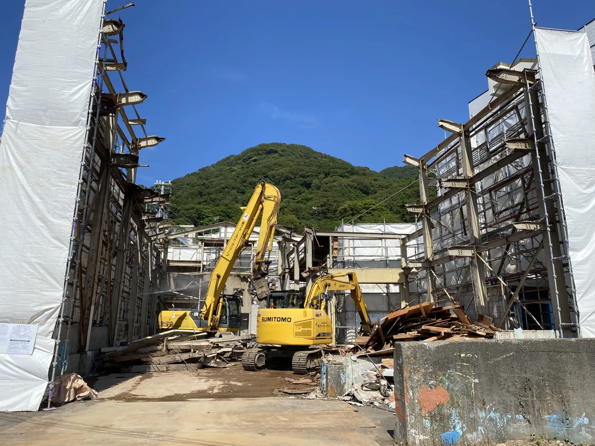 鉄骨3階建て工場解体工事